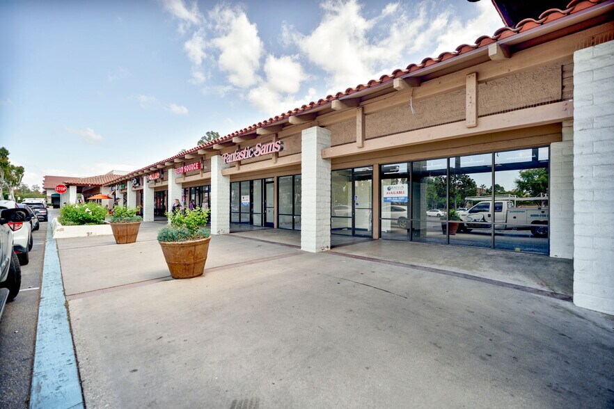 More Photos Of 1300-1530 N Moorpark Rd, Thousand Oaks Unknown For Lease