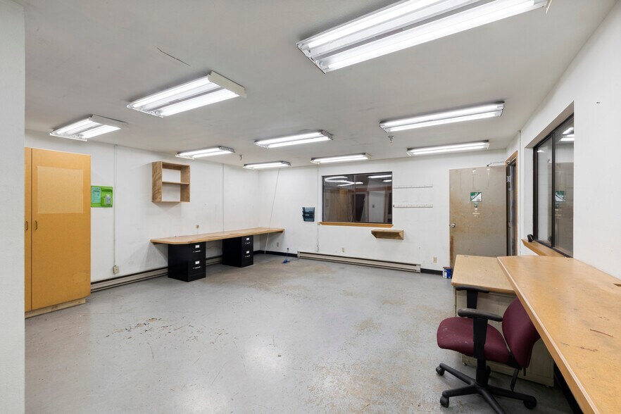 More Photos Of West Park @ Keys Rd., Elma Industrial For Lease