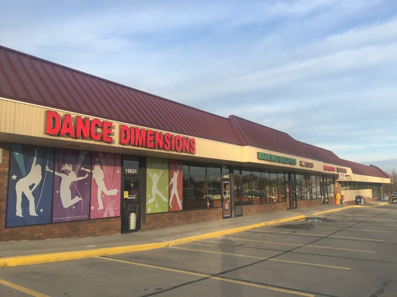 More Photos Of 19600-19654 W 130th St, Strongsville General Retail For Lease
