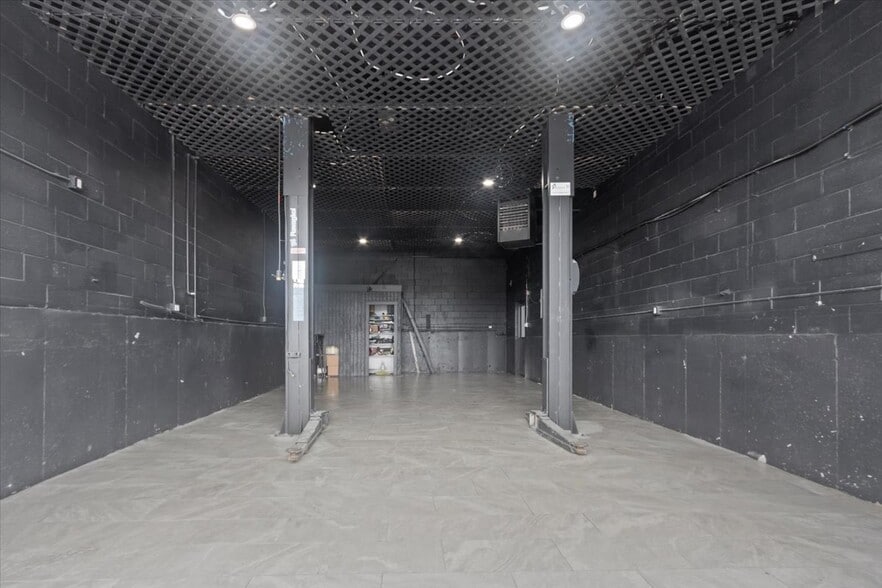 More Photos Of 106 River St, Dedham Auto Repair For Sale