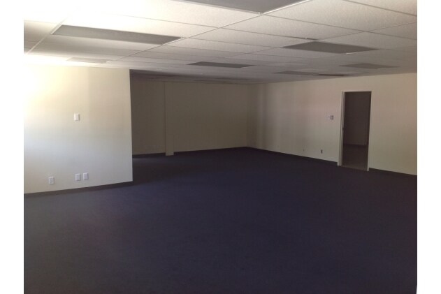 More Photos Of 2870 Foothill Blvd, La Crescenta Office For Sale