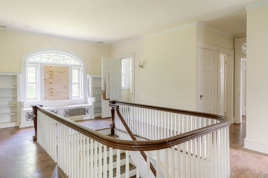 More Photos Of 37-60 Blackburn Rd, Selkirk Apartments For Sale