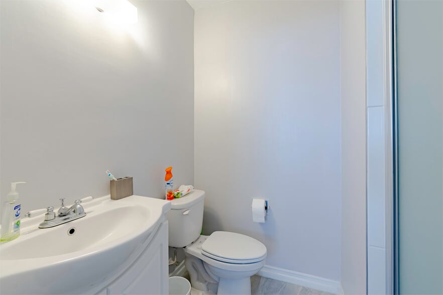 More Photos Of 741 S Hobart Blvd, Los Angeles Apartments For Sale