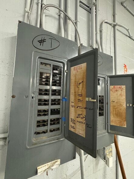 More Photos Of 921 SE 15th Ave, Cape Coral Industrial For Sale