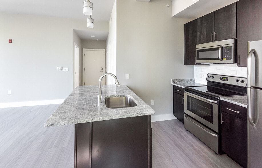 More Photos Of 421 E Franklin St, Richmond Apartments For Sale