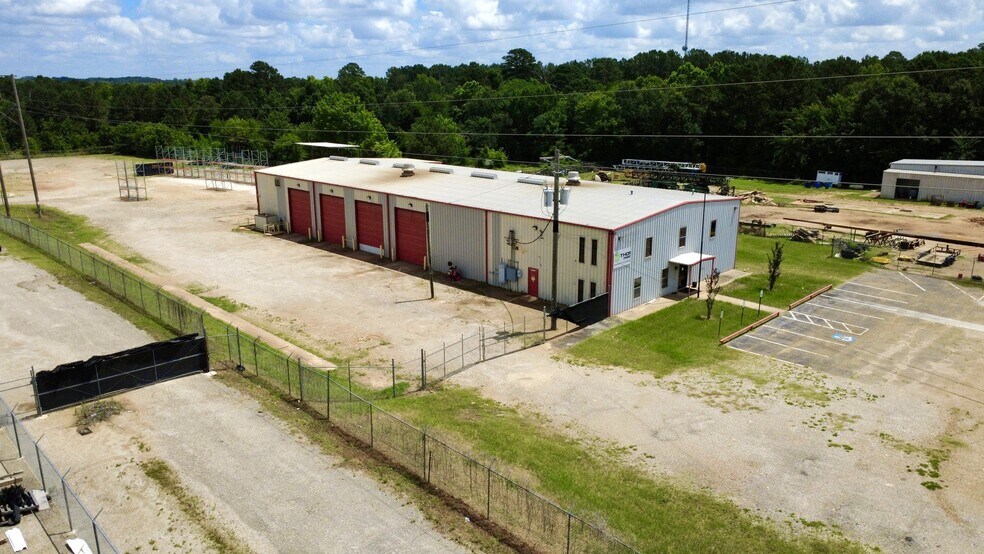 Primary Photo Of 2103 E SH 31, Kilgore Warehouse For Sale