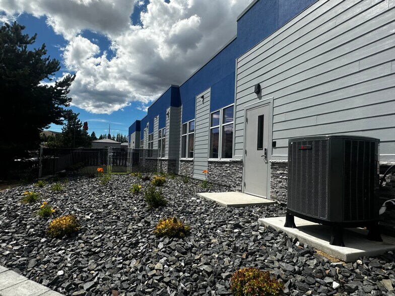 More Photos Of 140 E Penny Rd, Wenatchee Unknown For Lease