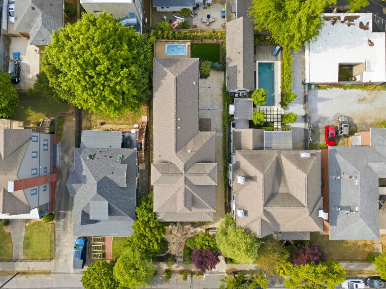 More Photos Of 574 East Ave NE, Atlanta Specialty For Sale