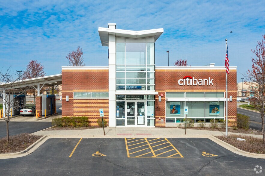 More Photos Of 2550 N Sutton Rd, Hoffman Estates Bank For Lease