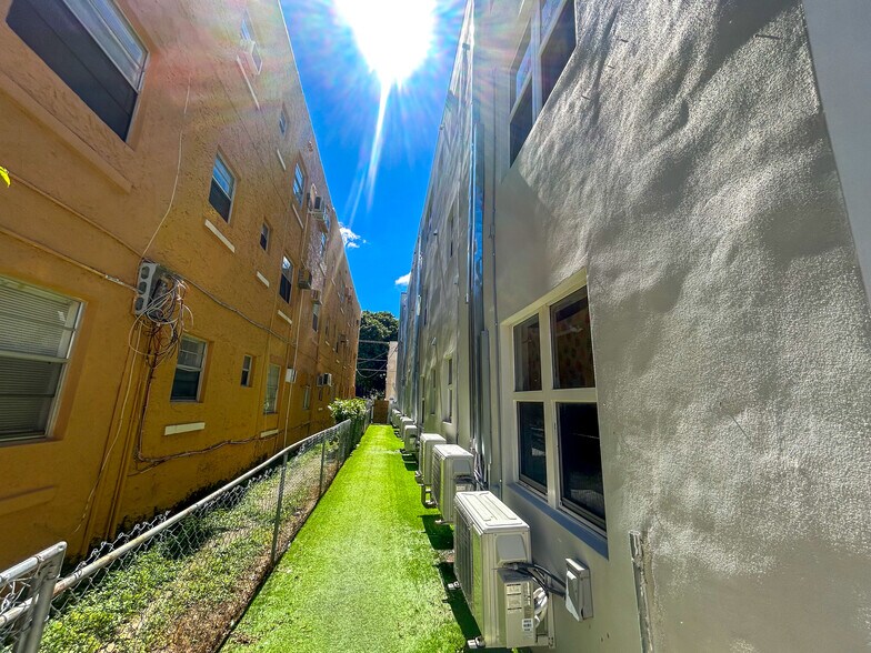 More Photos Of 1051 NW 2nd St, Miami Apartments For Sale