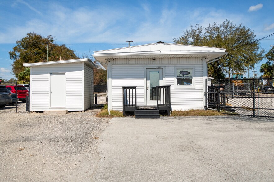 More Photos Of 7116 Rose Ave, Orlando Auto Dealership For Sale