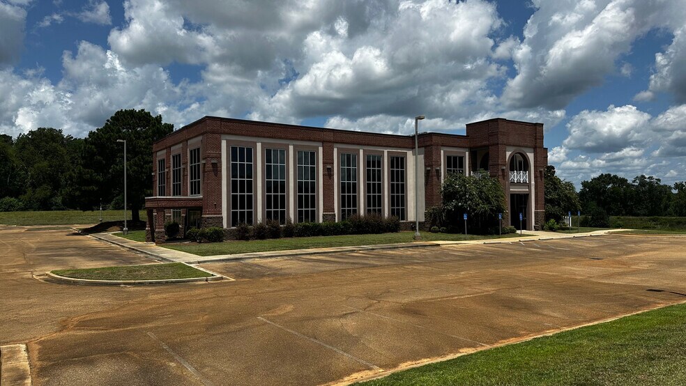 More Photos Of 100 Pioneer Way, Magee Medical For Sale