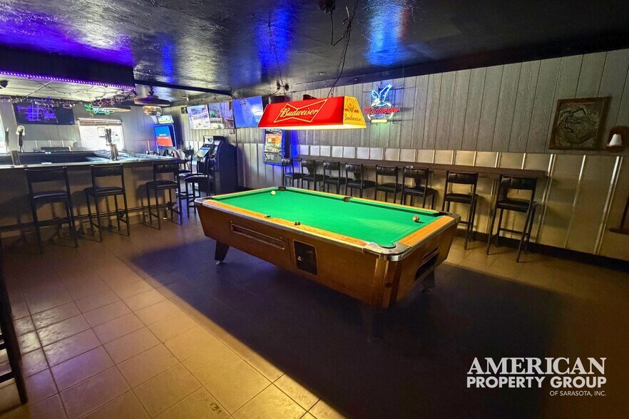 More Photos Of 4459 Bee Ridge Rd, Sarasota Bar For Sale