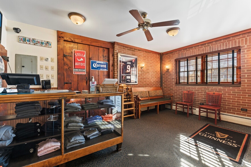 More Photos Of 52 Post Rd, Wells Restaurant For Sale