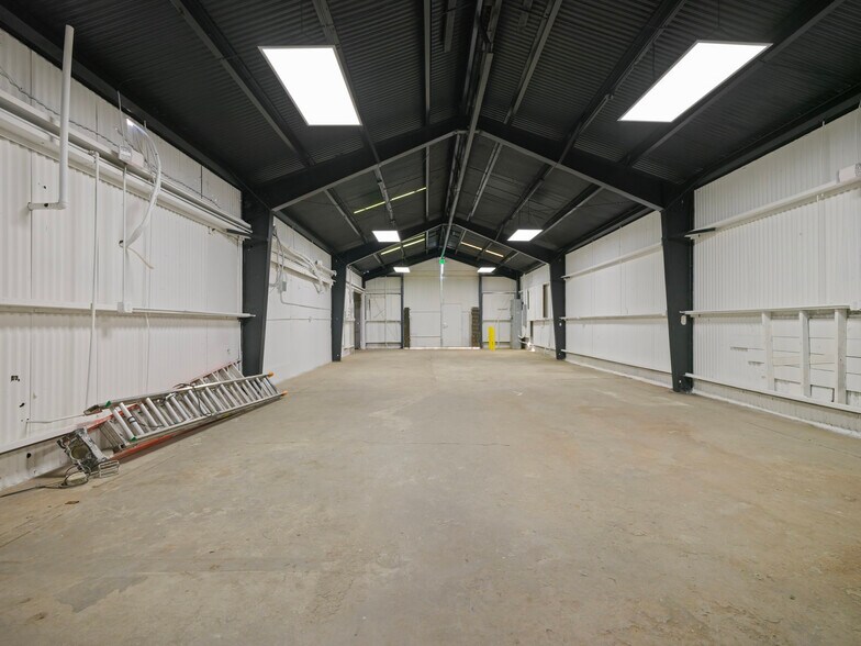 More Photos Of 2215 Randolph St, Huntington Park Manufacturing For Sale