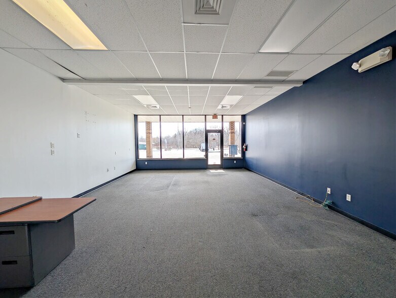 More Photos Of 1067-1095 E Bristol Rd, Burton Unknown For Lease