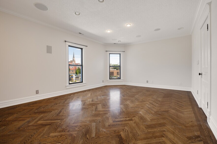 More Photos Of 121 N Washington St, Naperville Medical For Lease