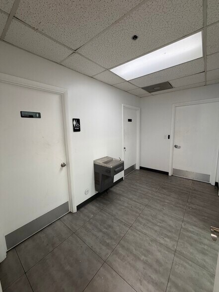 More Photos Of 4405-4493 NW 97th Ave, Doral Warehouse For Lease