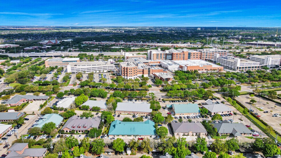 More Photos Of 3521 Town Center Blvd, Sugar Land Medical For Lease