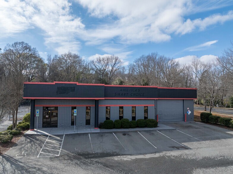 More Photos Of 8945 Covedale Dr, Charlotte Auto Repair For Lease