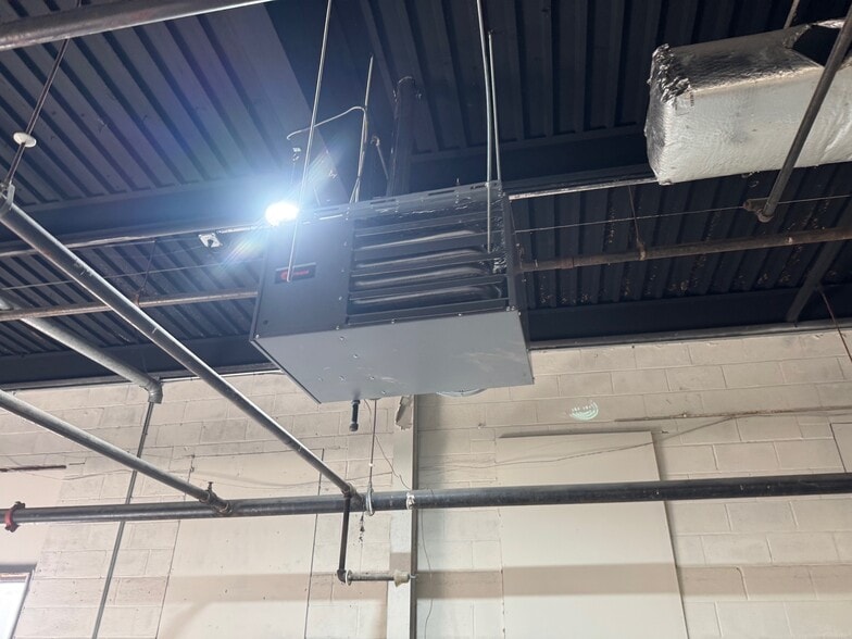 More Photos Of 131 N Hedges St, Dayton Warehouse For Sale