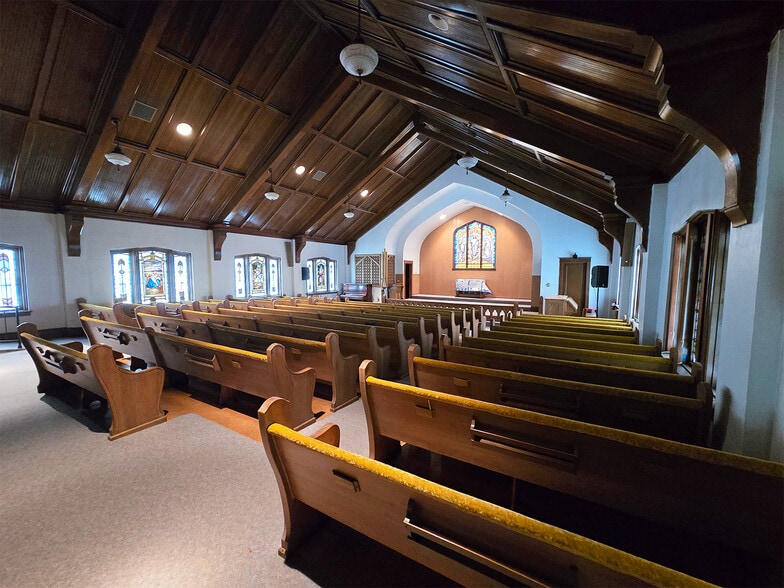 More Photos Of 7528 N Charleston Ave, Portland Religious Facility For Sale
