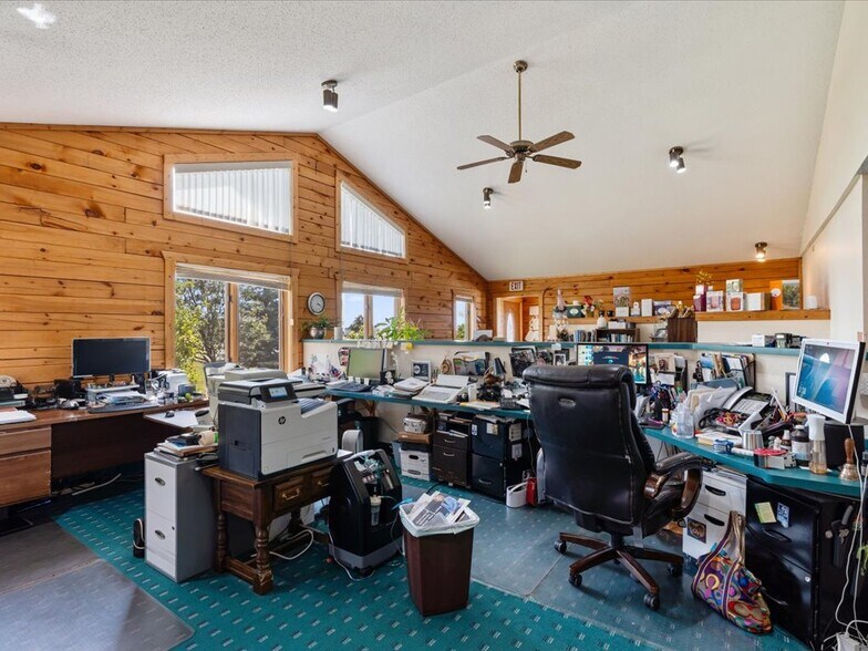 More Photos Of 1435 Anne St NW, Bemidji Office For Sale
