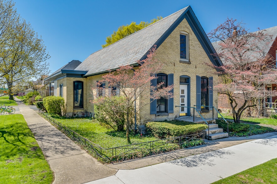 Primary Photo Of 1032 E Wayne St, South Bend Loft Creative Space For Lease