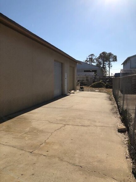 More Photos Of 54 9th St, Atlantic Beach Flex For Lease
