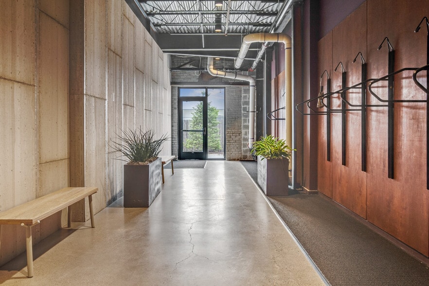 More Photos Of 1325 Quincy St NE, Minneapolis Loft Creative Space For Lease