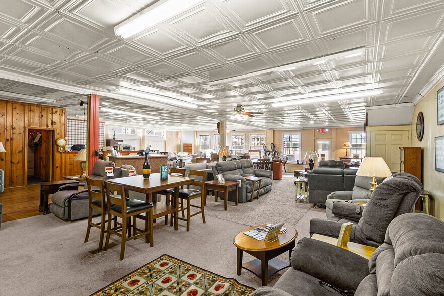 More Photos Of 147 S Springfield St, Saint Paris General Retail For Sale