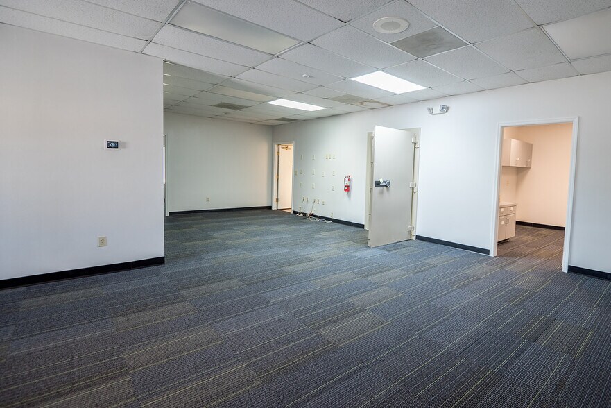 More Photos Of 300 W Main St, Lake Butler Storefront Retail Office For Sale