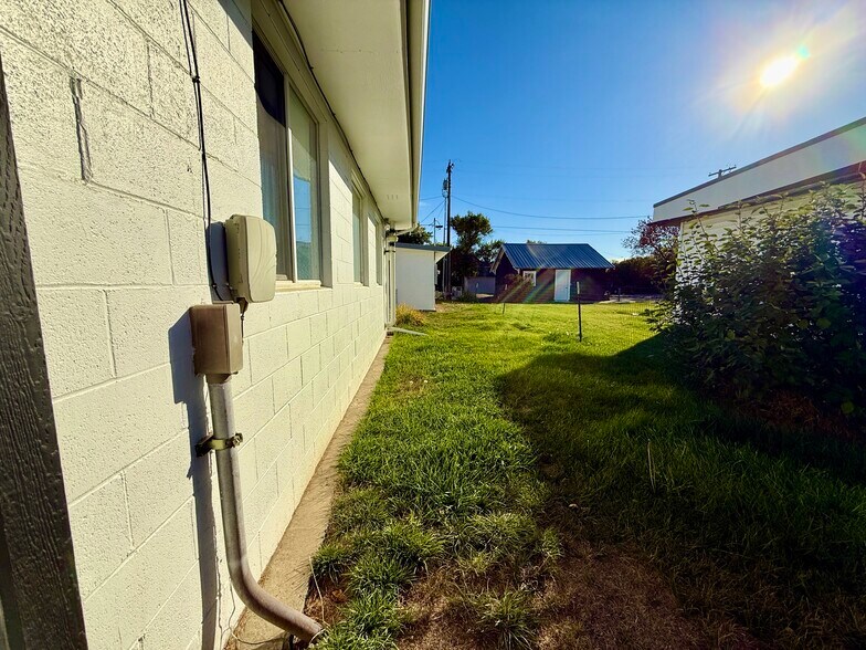 More Photos Of 127 Main St, Chester Office For Sale