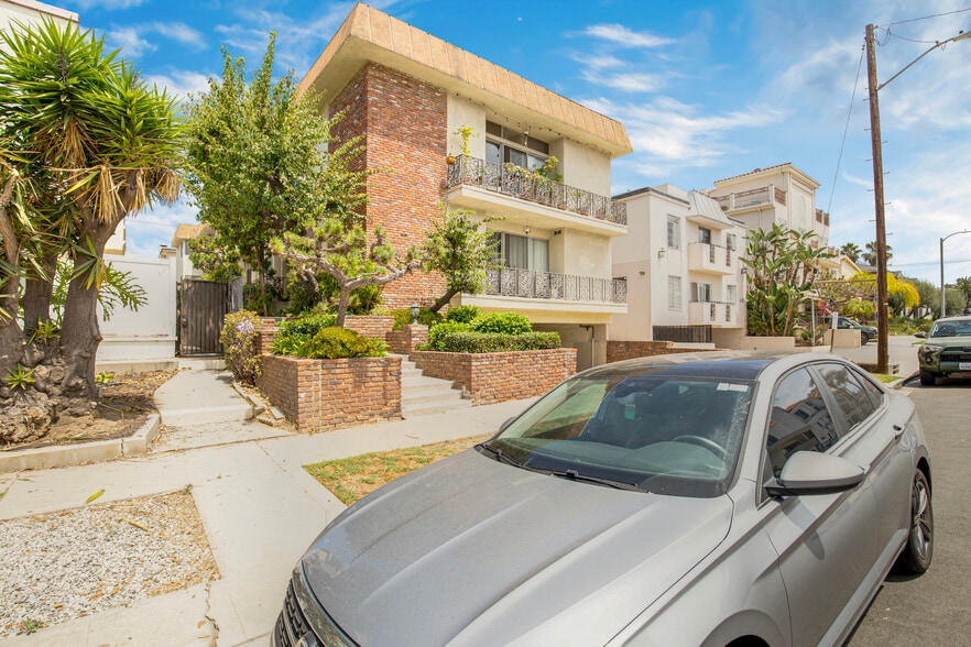 More Photos Of 11733 Mayfield Ave, Los Angeles Apartments For Sale