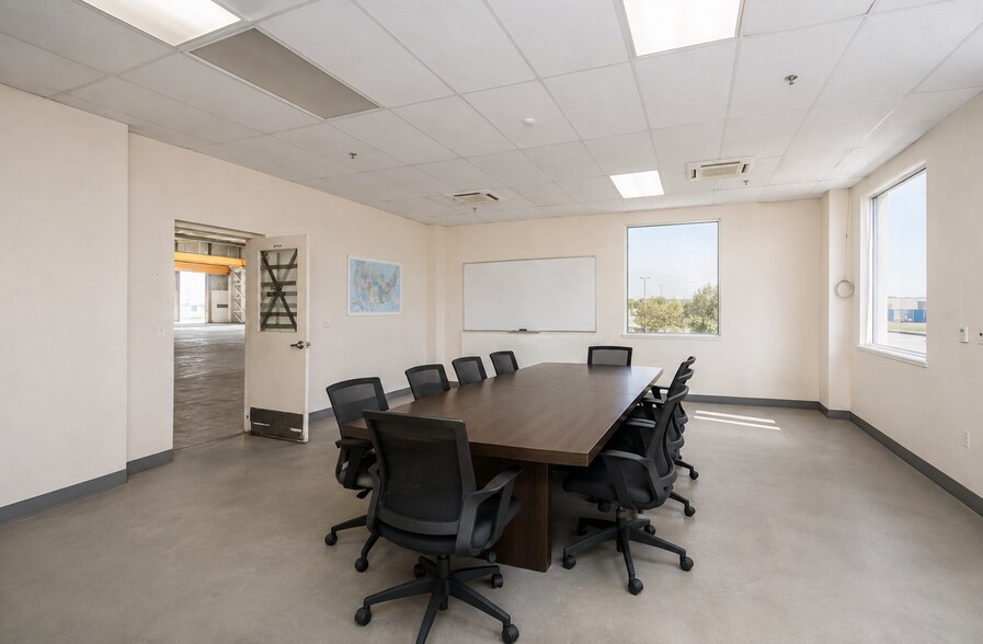 More Photos Of 2901 Apron Ave, Atwater Warehouse For Lease