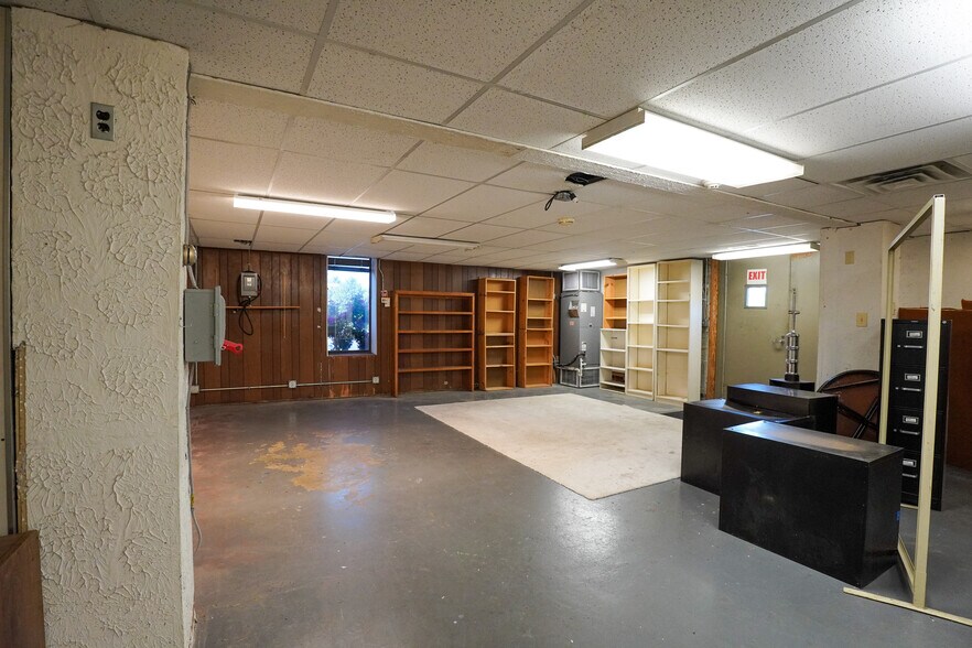 More Photos Of 179 Fairfield Ave, Dayton Office For Sale