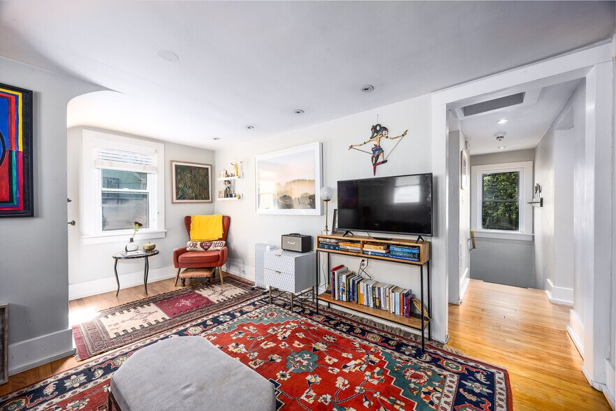 More Photos Of 8 Tannery Brook Rd, Woodstock Specialty For Sale