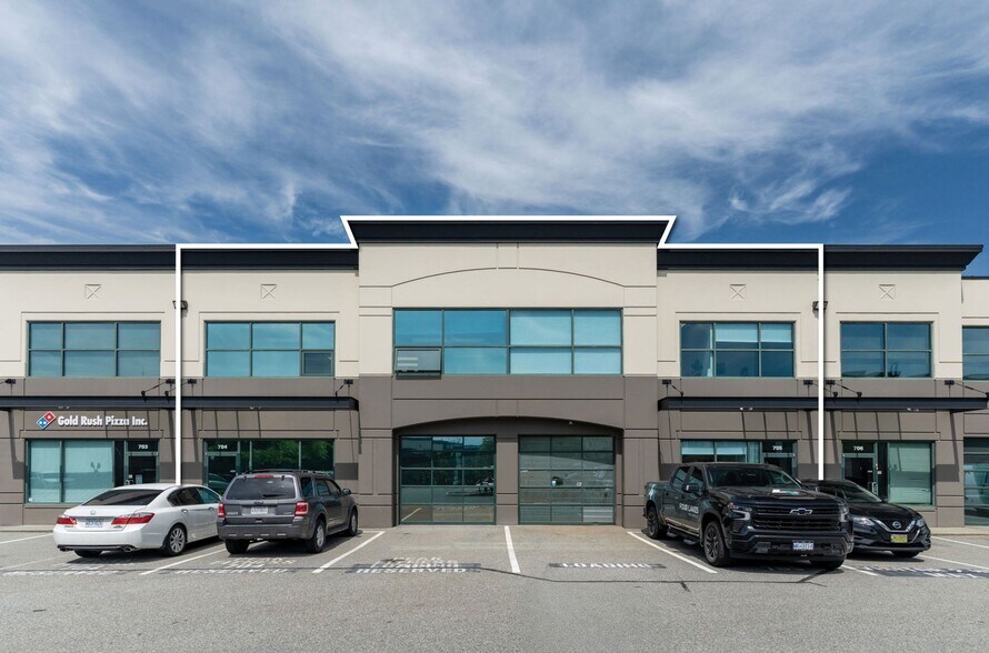 More Photos Of 2071 Kingsway Ave, Port Coquitlam Flex For Sale