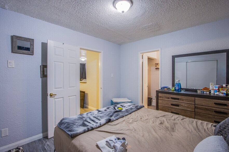 More Photos Of 612 W Washington Ave, Las Vegas Multifamily For Sale