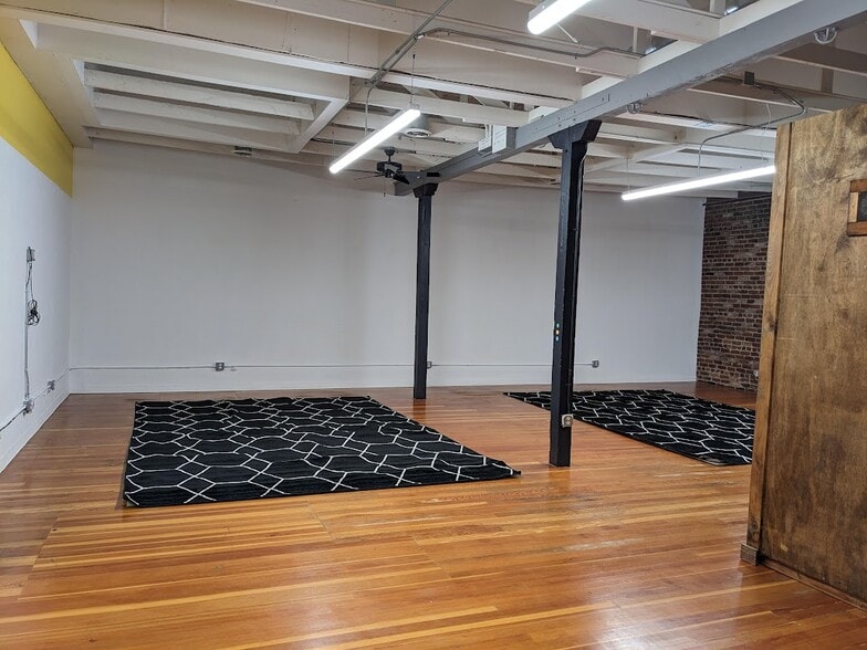 More Photos Of 230-236 8th St, San Francisco Light Manufacturing For Lease