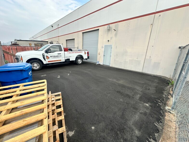 More Photos Of 7101 Jurupa Ave, Riverside Manufacturing For Lease