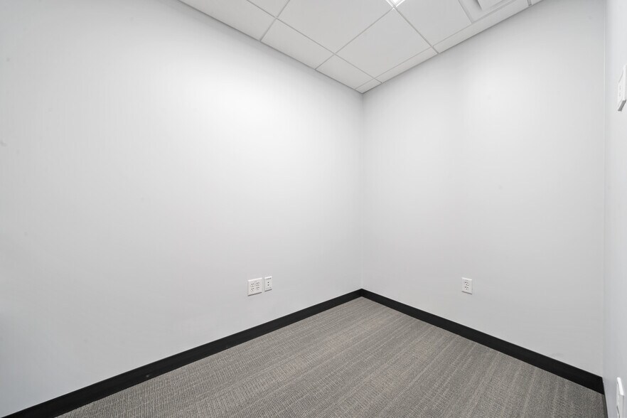 More Photos Of 7620 Guadalupe St, Austin Office For Lease