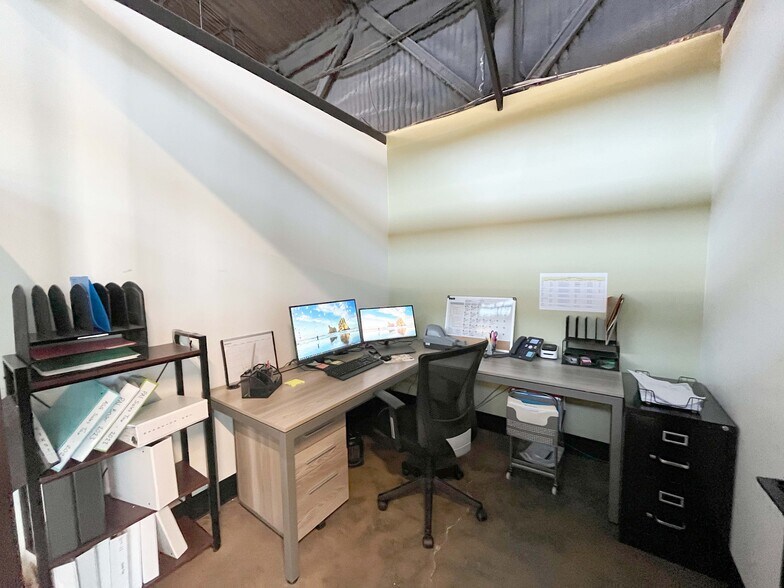 More Photos Of 4601 Messer Airport Hwy, Birmingham Warehouse For Lease