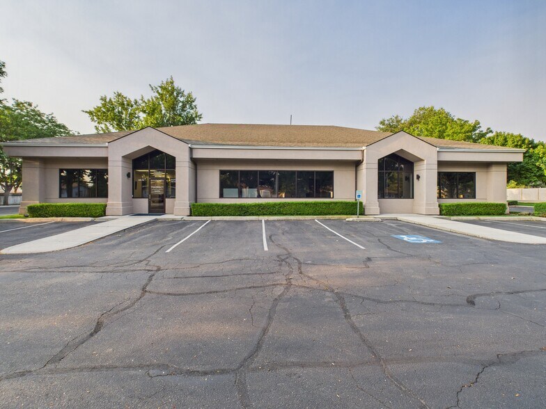 More Photos Of 1110 N Five Mile Rd, Boise Office For Sale