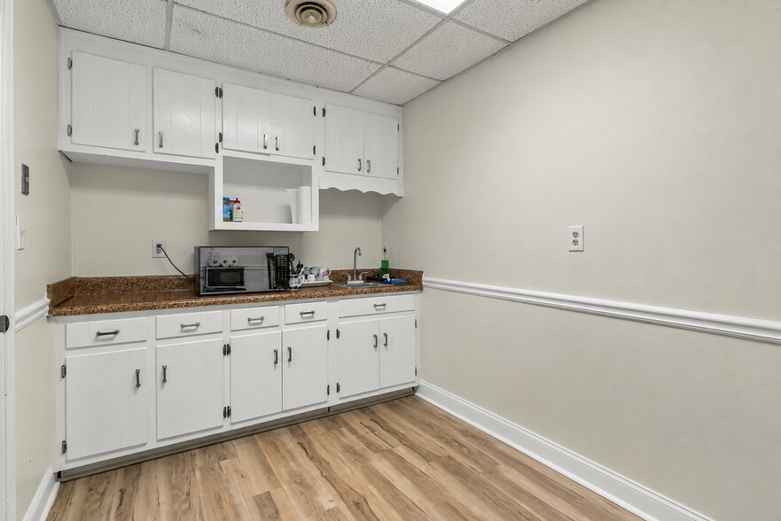 More Photos Of 40 Macon St, McDonough Medical For Lease