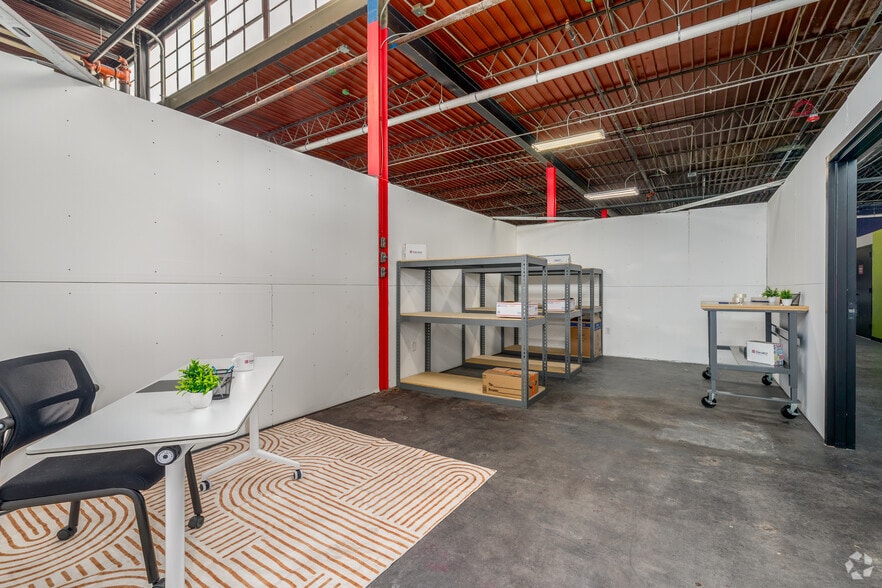 More Photos Of 20 W 14th Ave, North Kansas City Warehouse For Lease
