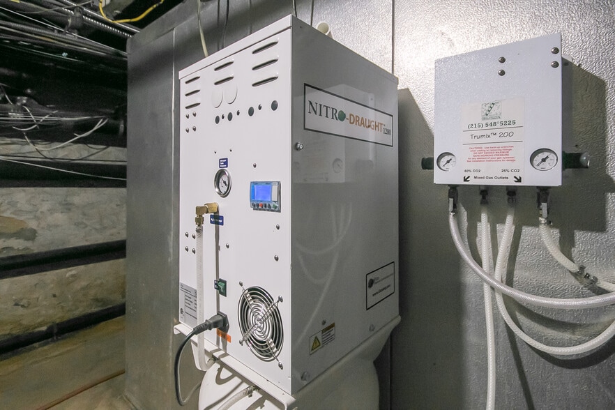 More Photos Of 1111-1113 Walnut St, Philadelphia Storefront For Lease