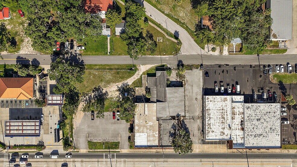 More Photos Of 727 S 14th St, Leesburg Office For Sale