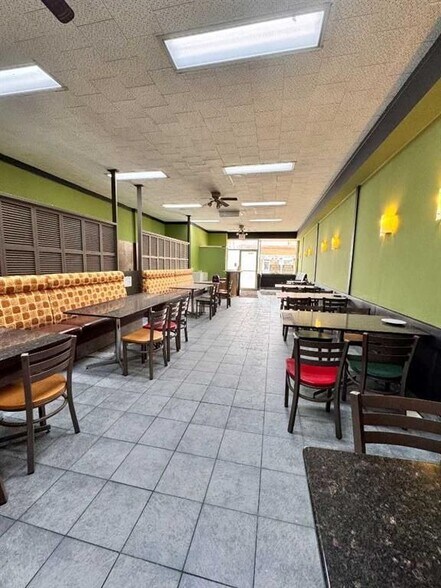 More Photos Of 5011 50 St, Innisfail Storefront Retail Residential For Sale