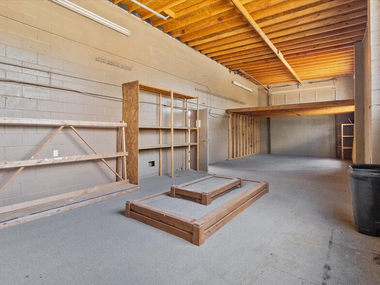 More Photos Of 801 S Green Ave, Purcell Auto Repair For Sale